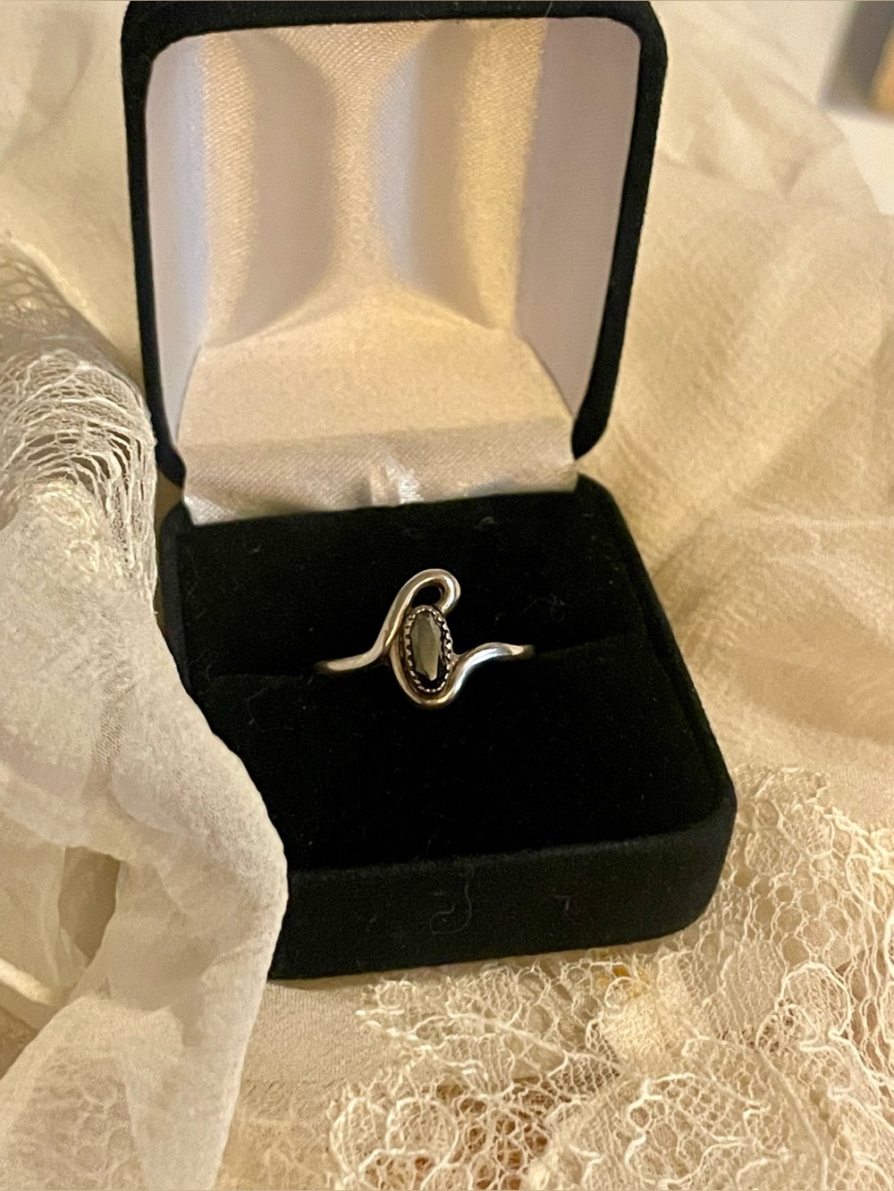 Signed Vintage WM STER. Sterling Black Onyx Wave Bypass Ring Sz 9